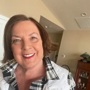 Meet your Posher, Lois